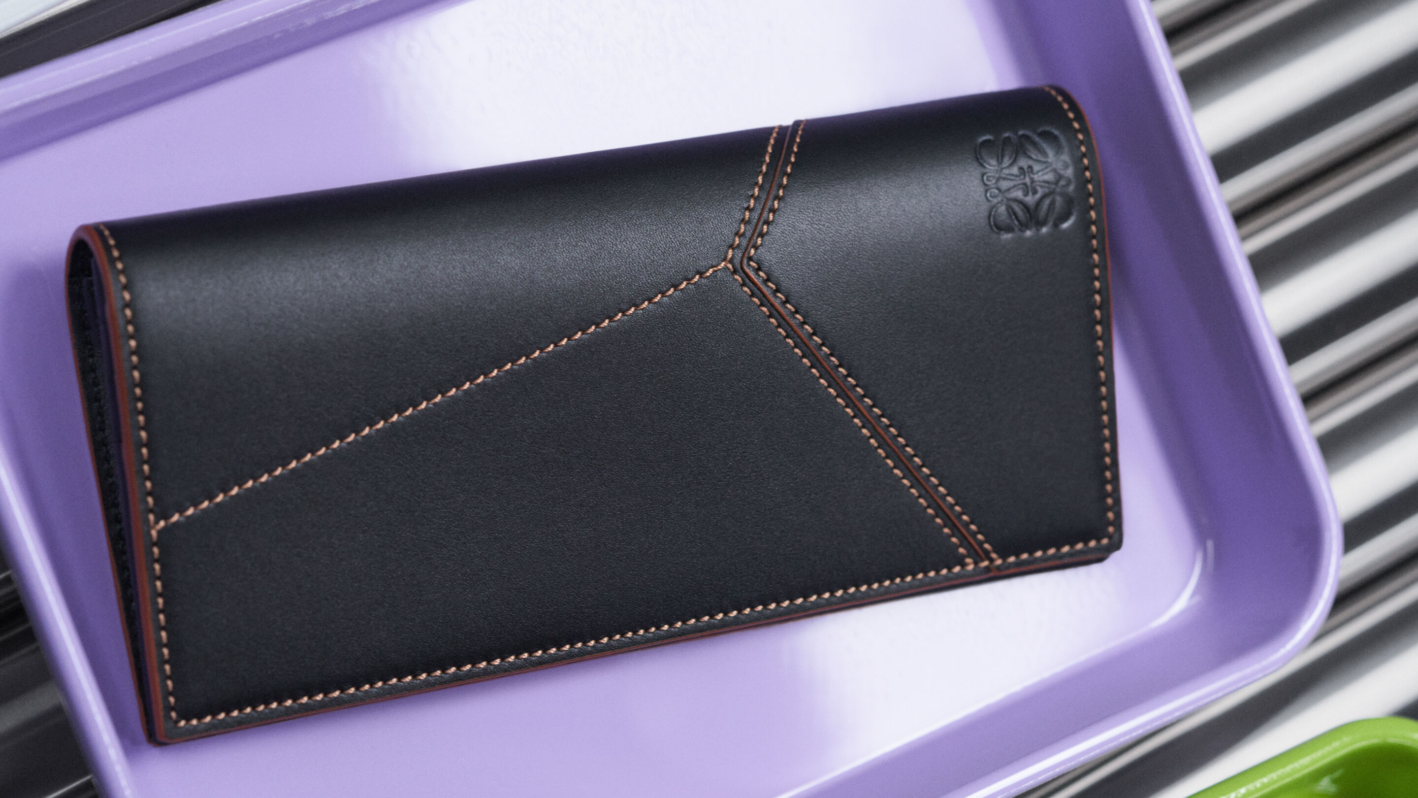 メンズ ラグジュアリー財布｜スリム財布コレクション｜ロエベ - LOEWE
